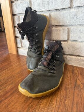 Vibram Olive Green Minimalist Lace-Up Sneakers with Gum Sole